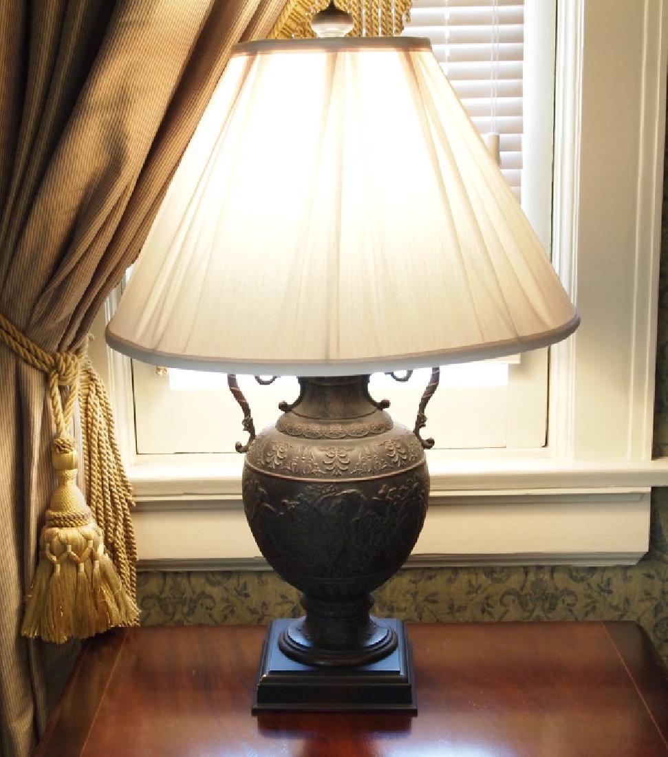 Pair of Neoclassical style lamps (1 of 2)