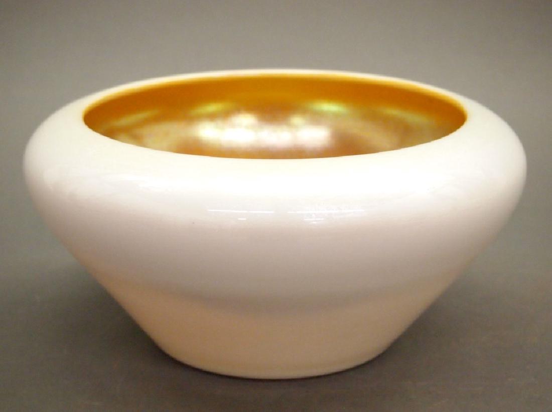 Steuben Aurene bowl (1 of 2)
