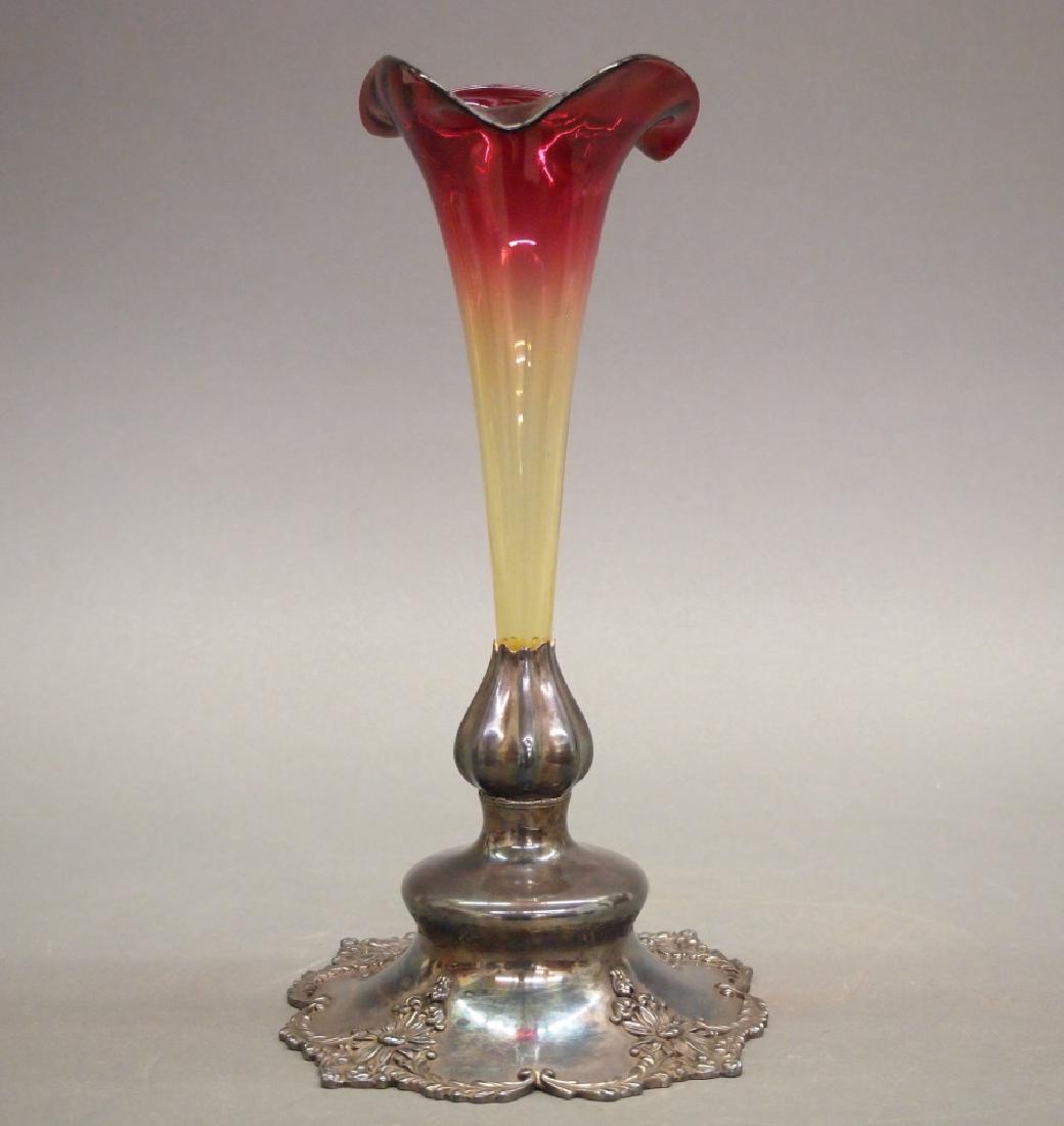 Amberina Lily vase (1 of 2)