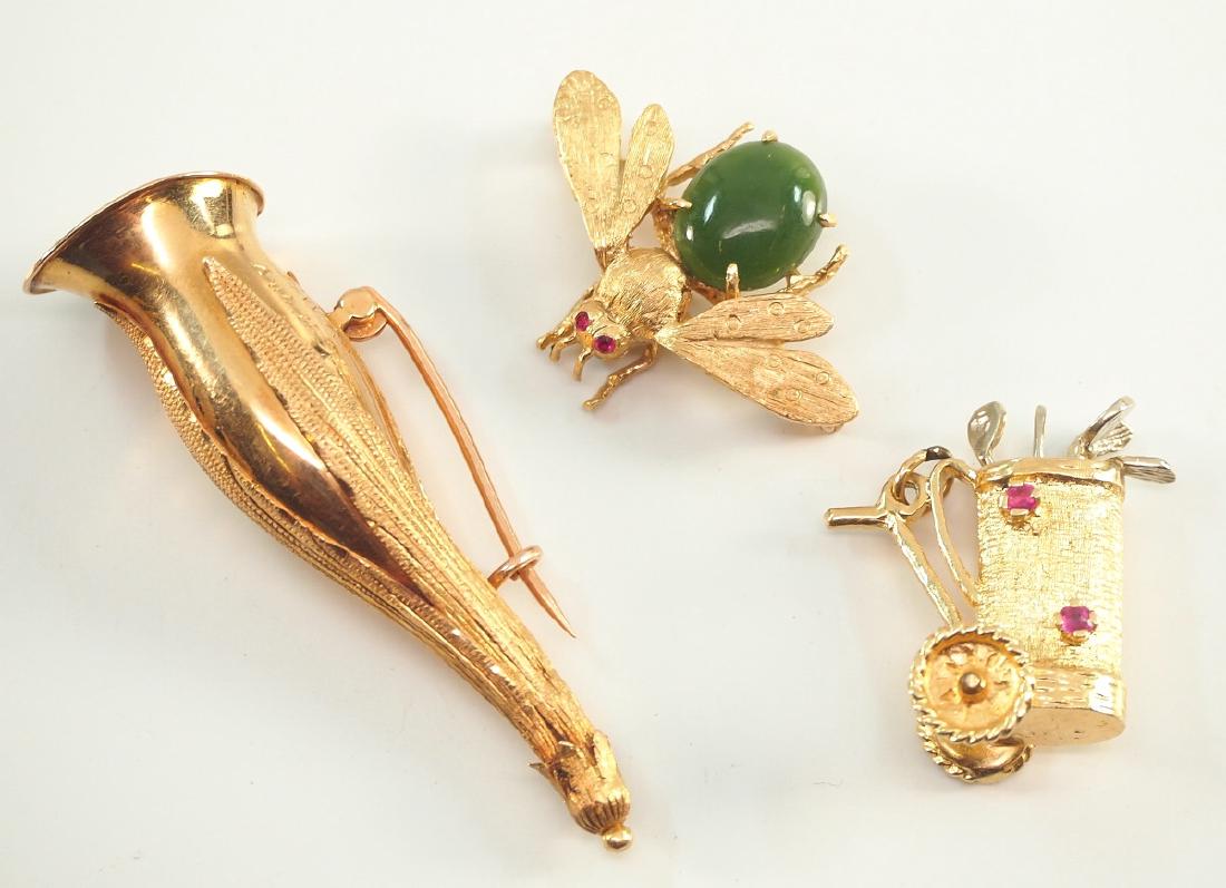 2 Yellow Gold brooches & charm (1 of 1)