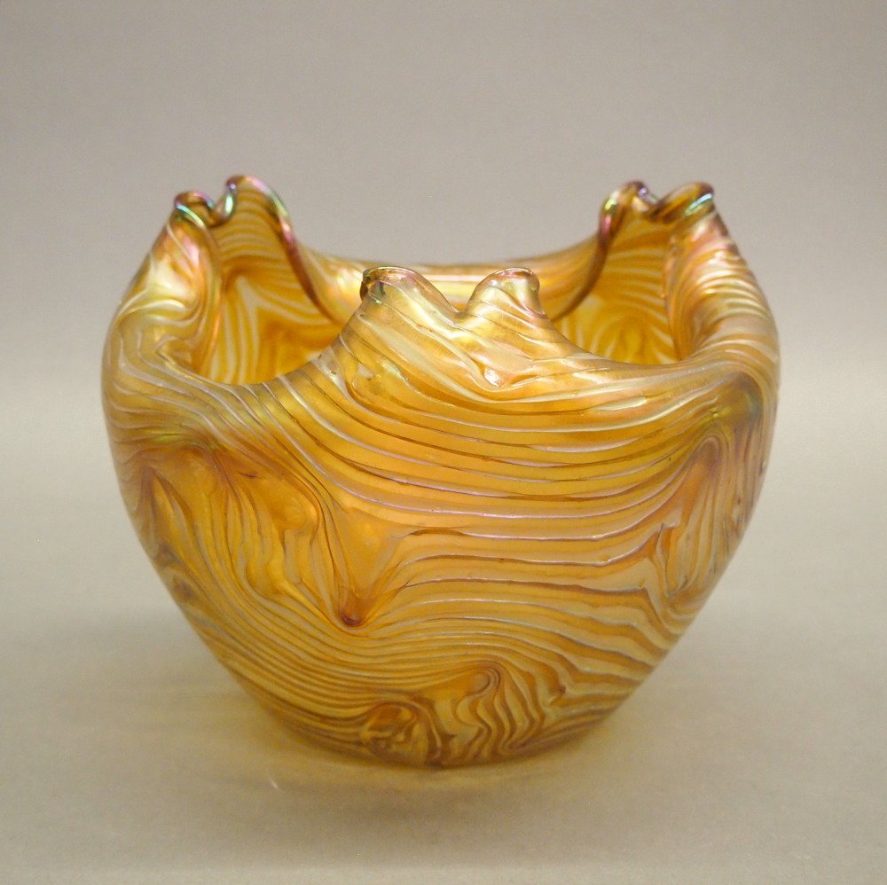 Rindskopf Corrugated Vase (1 of 1)