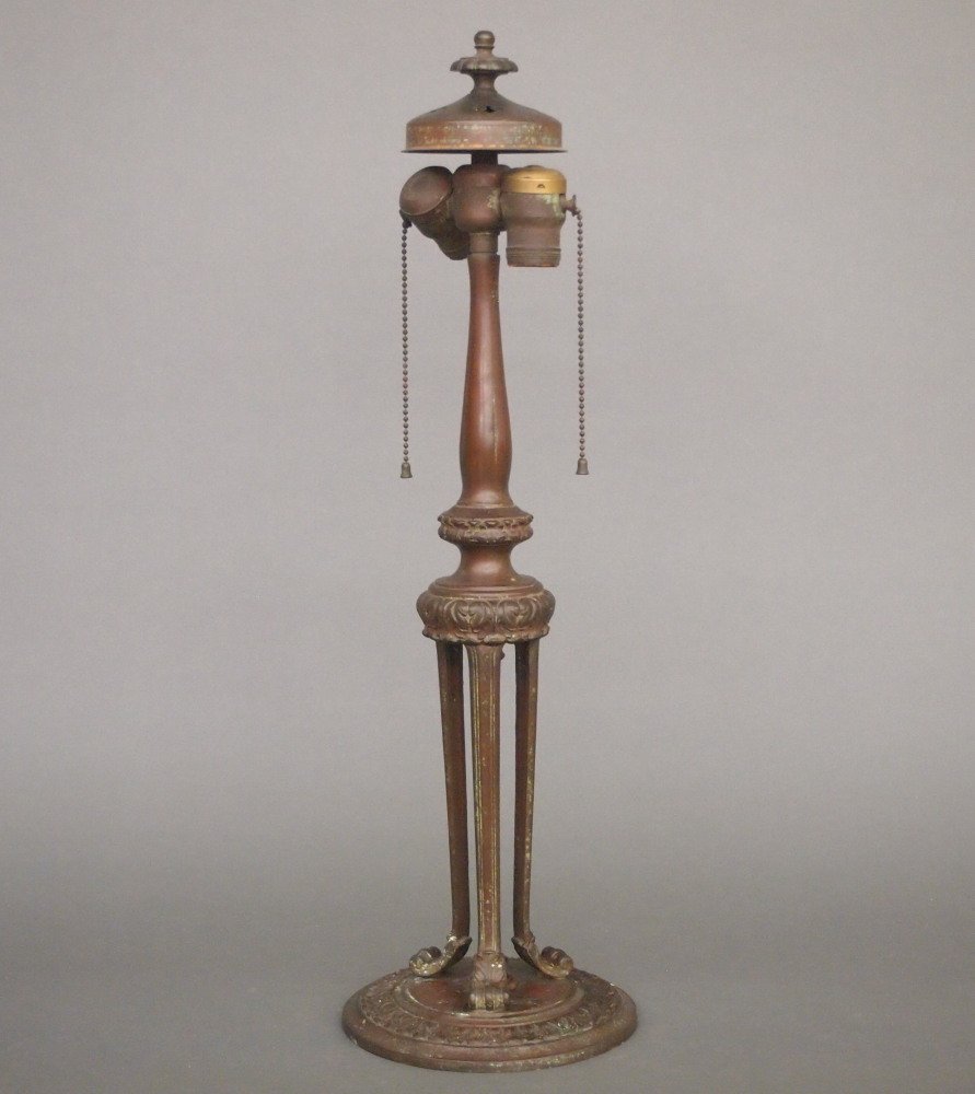 Handel Classical Style Lamp Base (1 of 2)