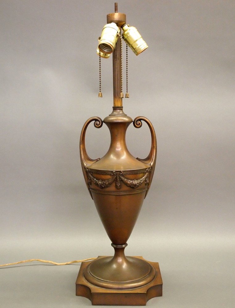 Pairpoint Classical Style Lamp Base (1 of 3)