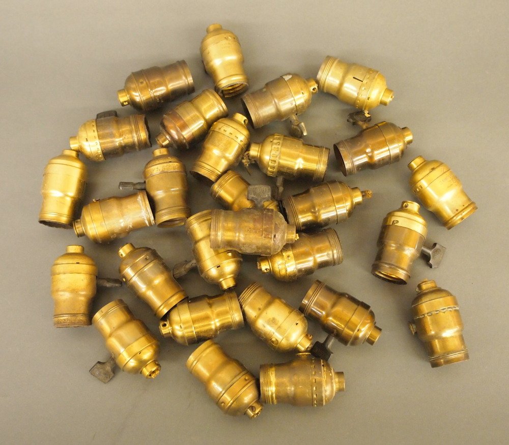 28 Vintage Lamp Sockets (1 of 1)