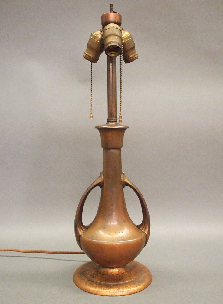 Pairpoint Classical Style Lamp Base (1 of 3)