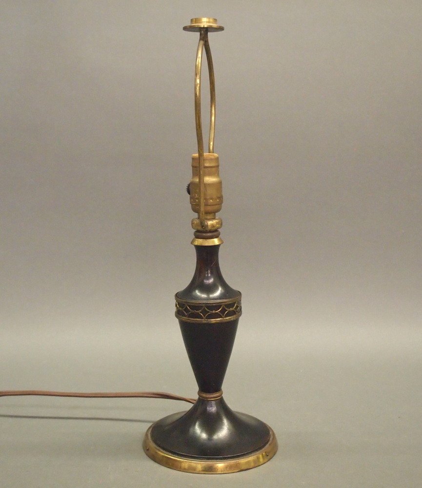 Pairpoint Turned Wood Boudoir Lamp Base (1 of 2)