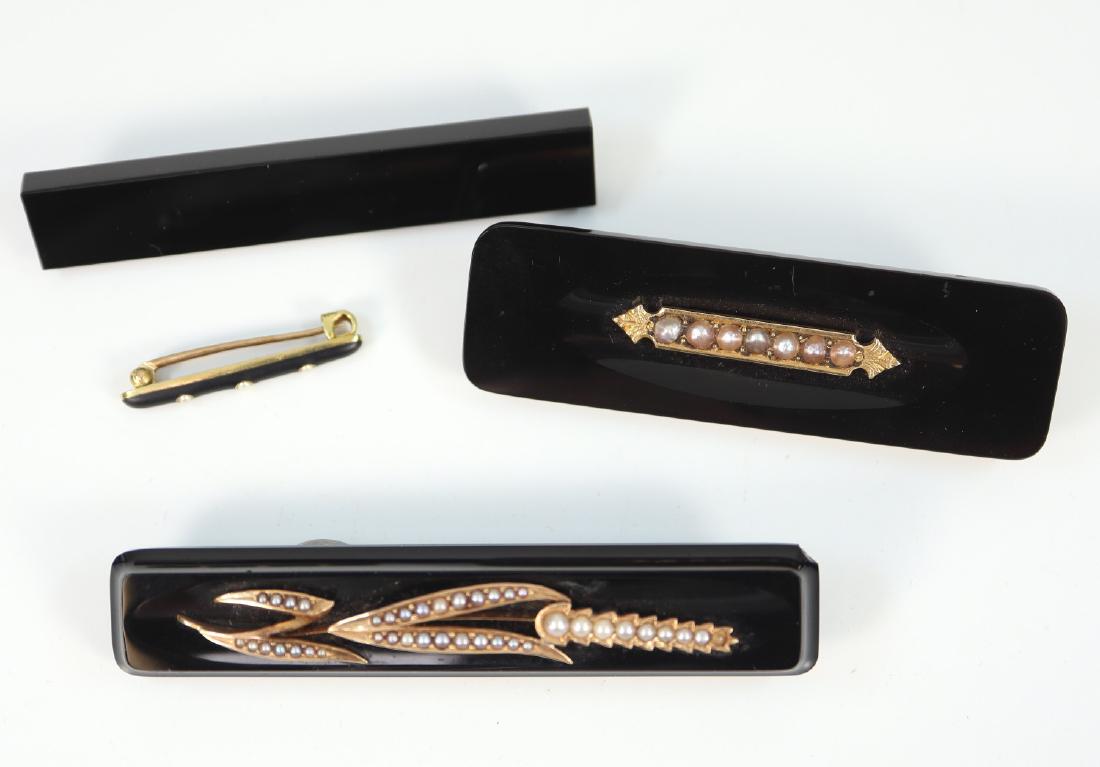 4 Victorian Onyx Mourning Brooches (1 of 1)