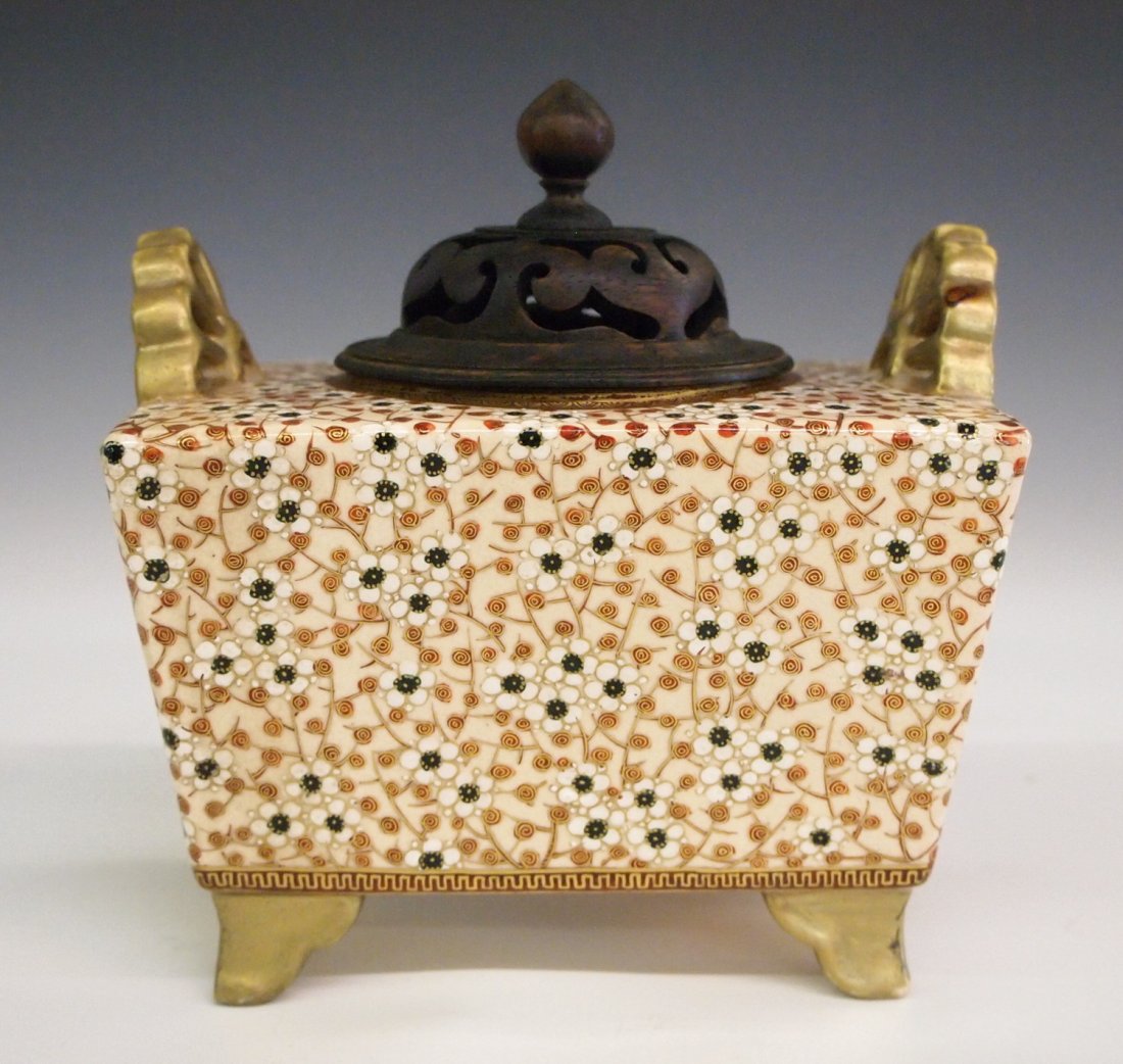 Japanese Satsuma censor (1 of 2)