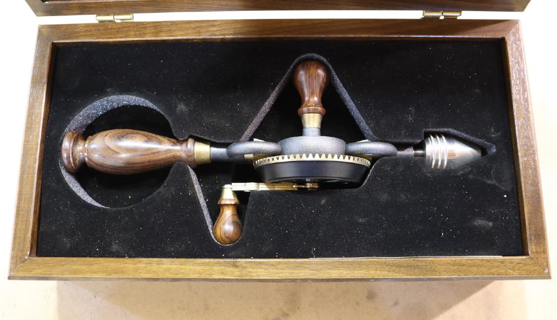 Bridge City Hand Drill: A Bridge City Tool Works Signature Series Millennium hand drill. Includes paperwork, in a Walnut box. Only slight wear. ESTIMATE $100-200
