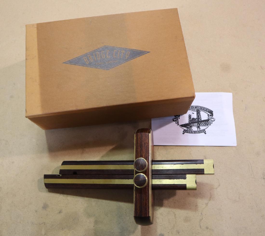 Bridge City Mortise Gauge: A Bridge City Tool Works MG-2 mortise gauge. Includes paperwork and original box. Only slight wear. ESTIMATE $50-100