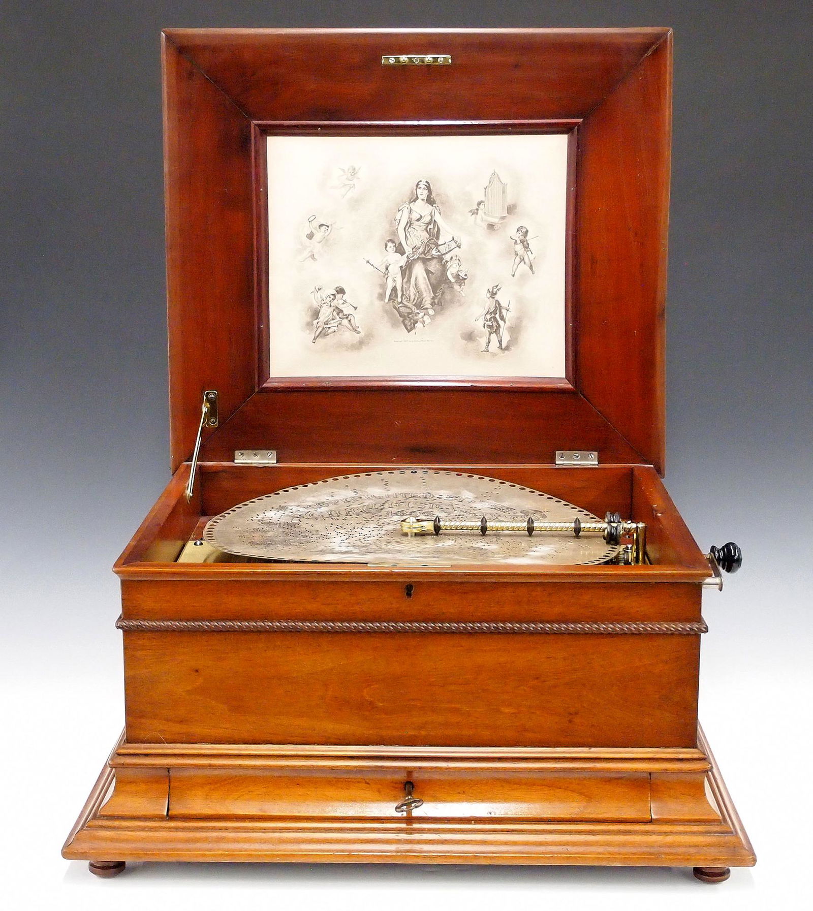 Regina Disc Music Box (1 of 6)