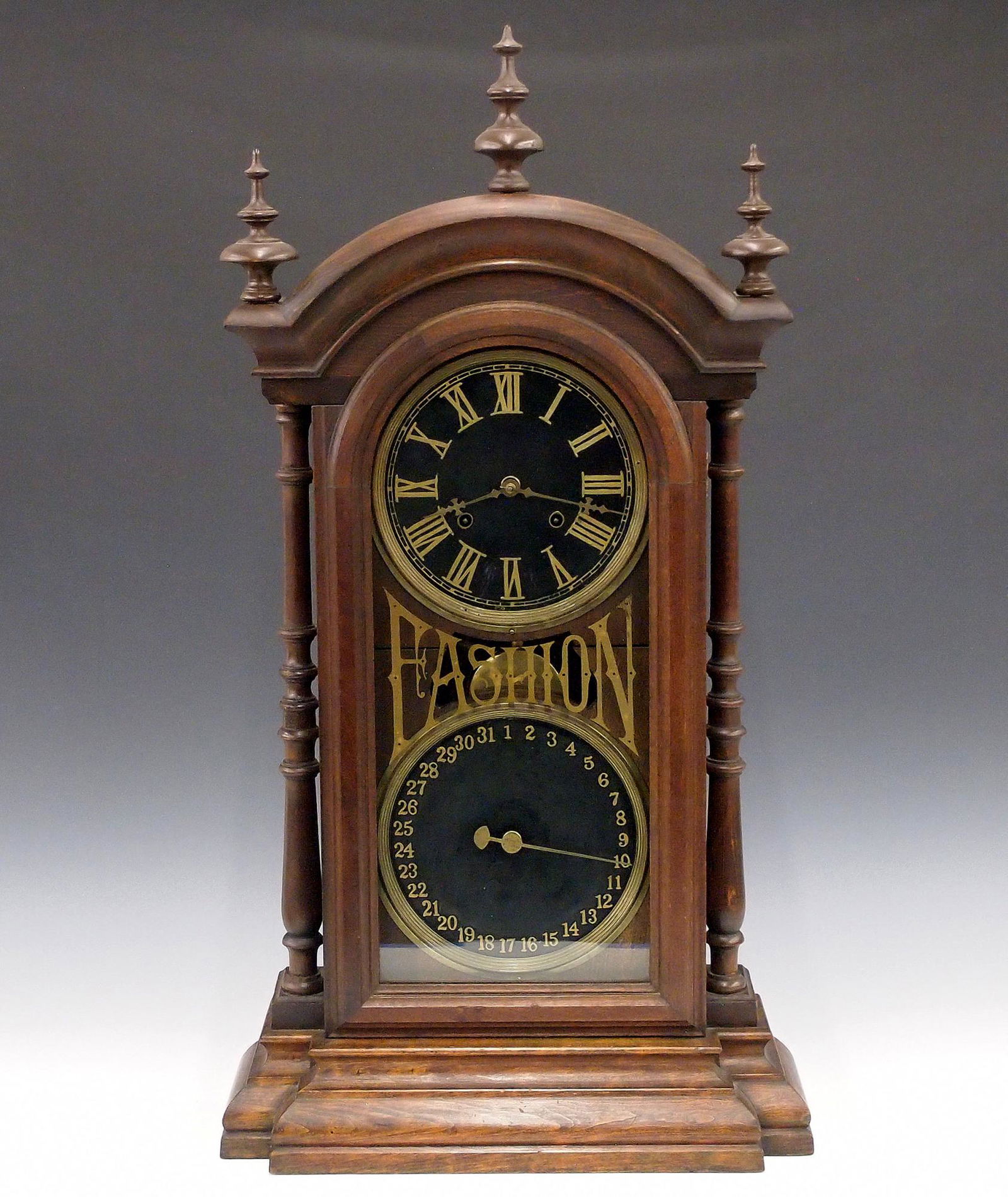 National Calendar Clock Co. Fashion Parlor Clock (1 of 5)