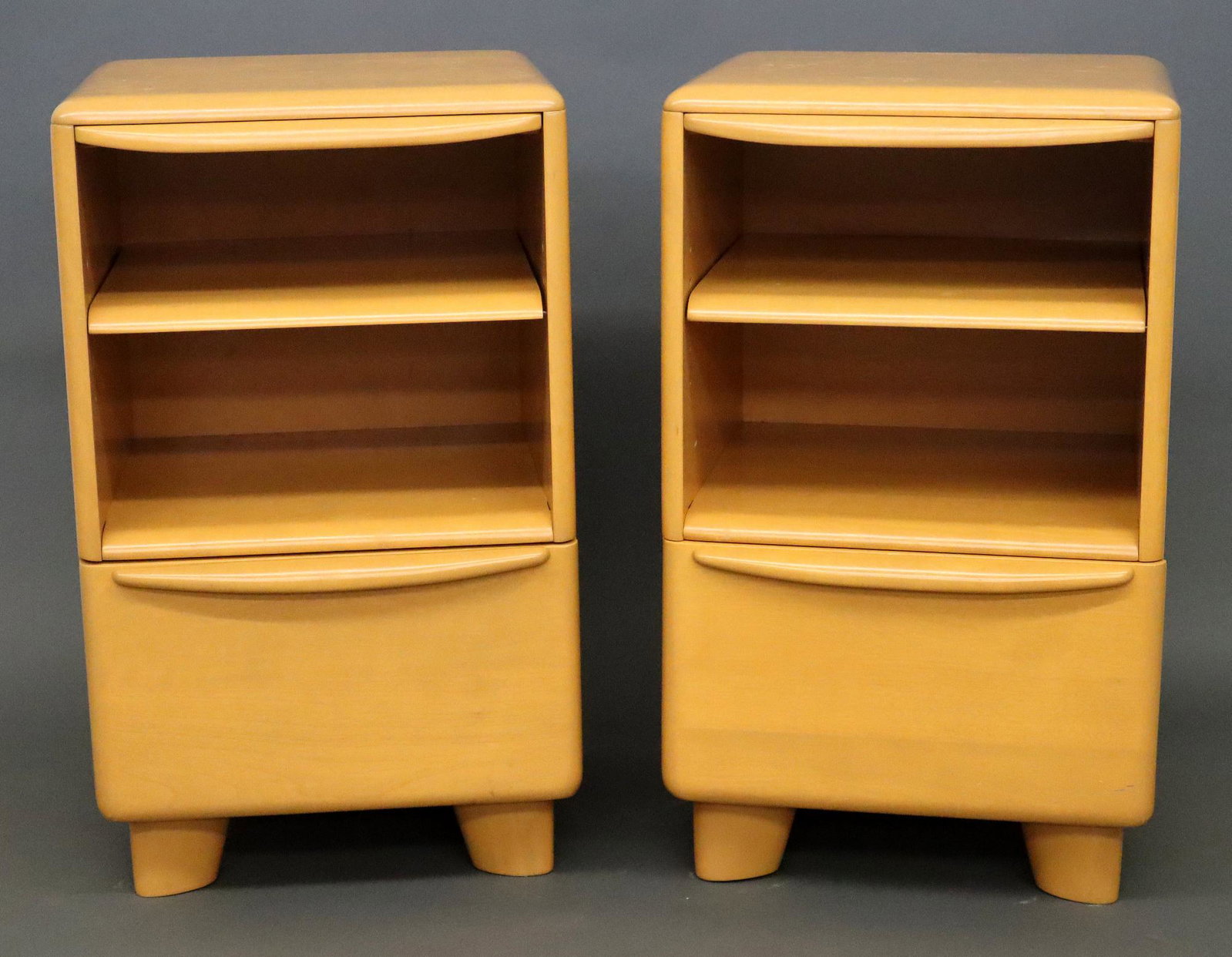 Pr. Haywood Wakefield Night Stands: A Pair of Mid-century Haywood Wakefield Night Stands. Maple with a wheat finishes, each fitted with an adjustable shelf over a single drawer, with branded mark and "Wheat" stamped on the back. From th