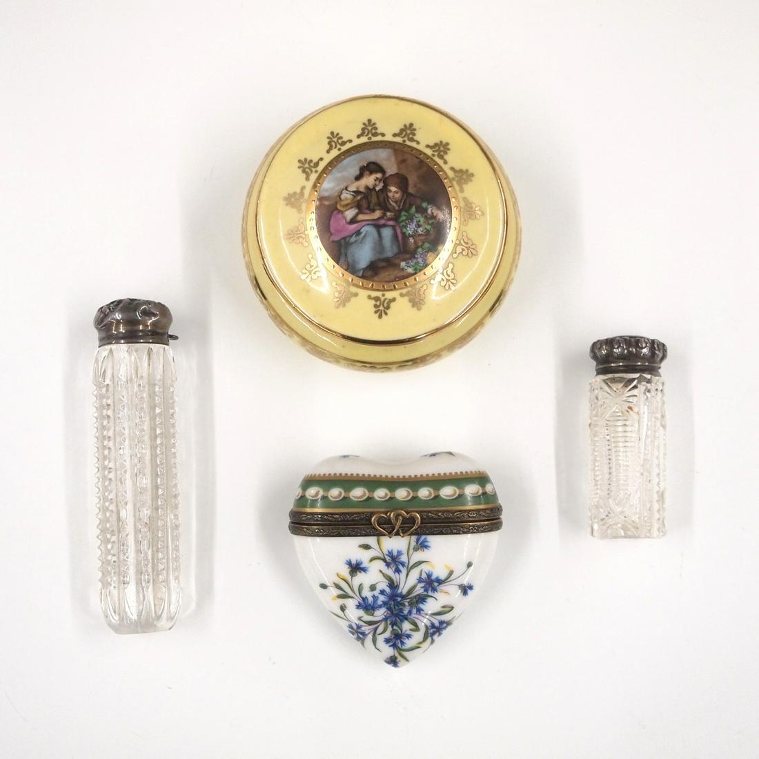 4 Vanity Items (1 of 2)