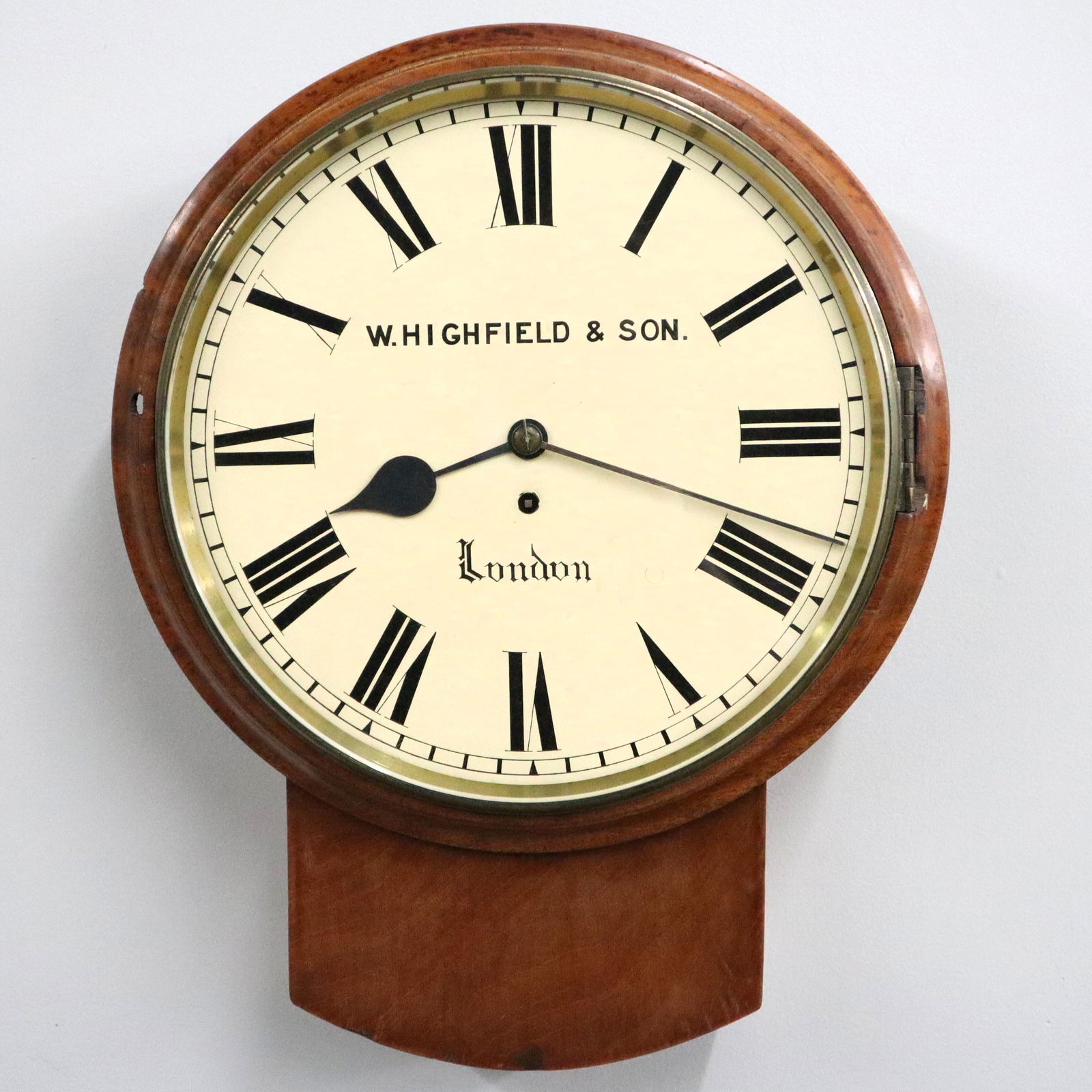 English Gallery Clock (1 of 2)