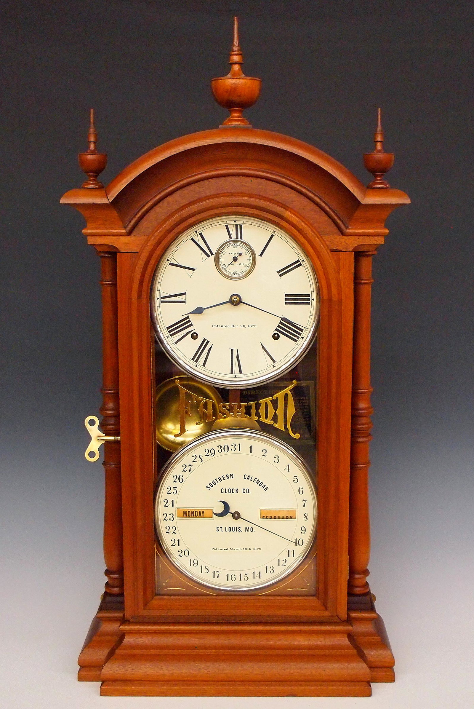 Southern Calendar Clock Co. "Fashion No. 4" Calendar (1 of 8)