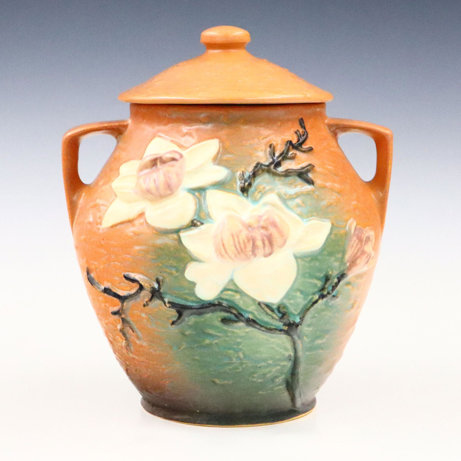 Roseville Cookie Jar (1 of 5)