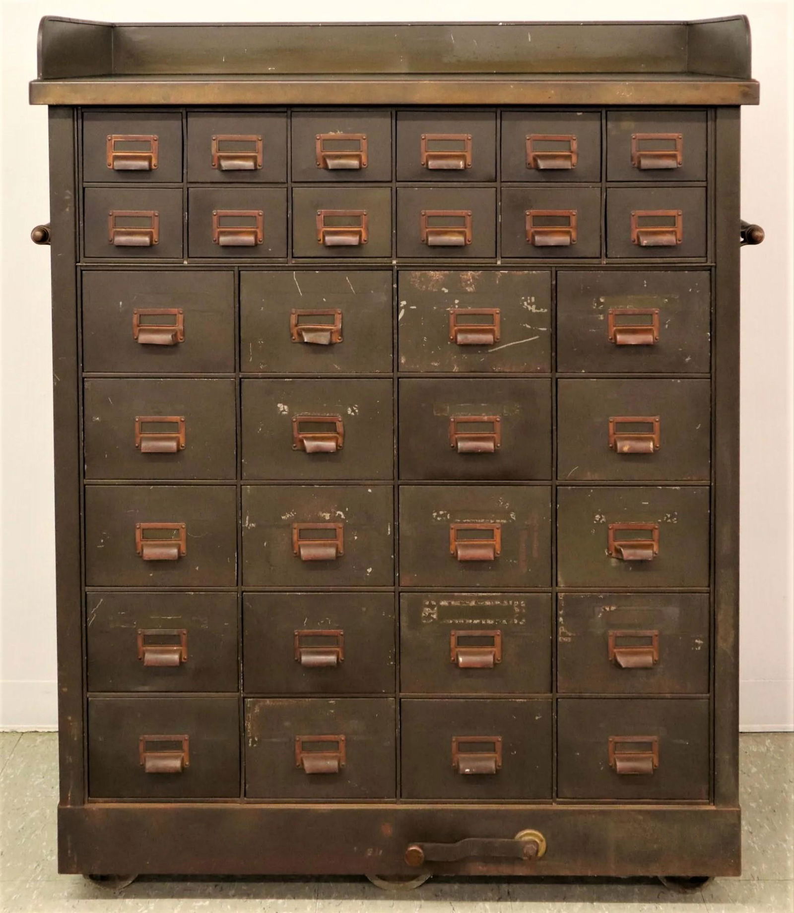 Industrial Steel Cabinet (1 of 2)