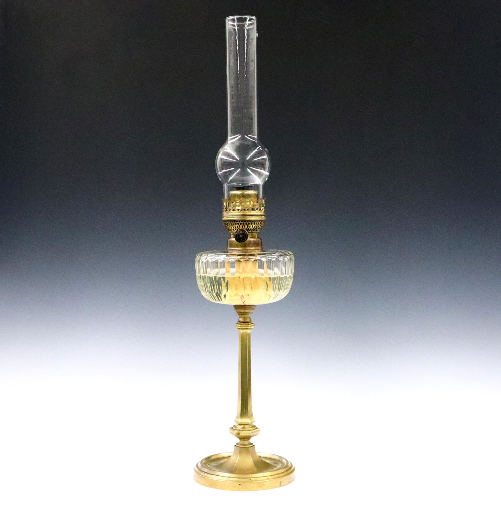 Victorian Banquet Lamp (1 of 3)