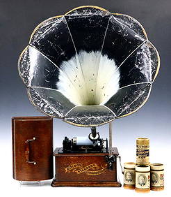 Edison Cylinder Phonograph (1 of 4)