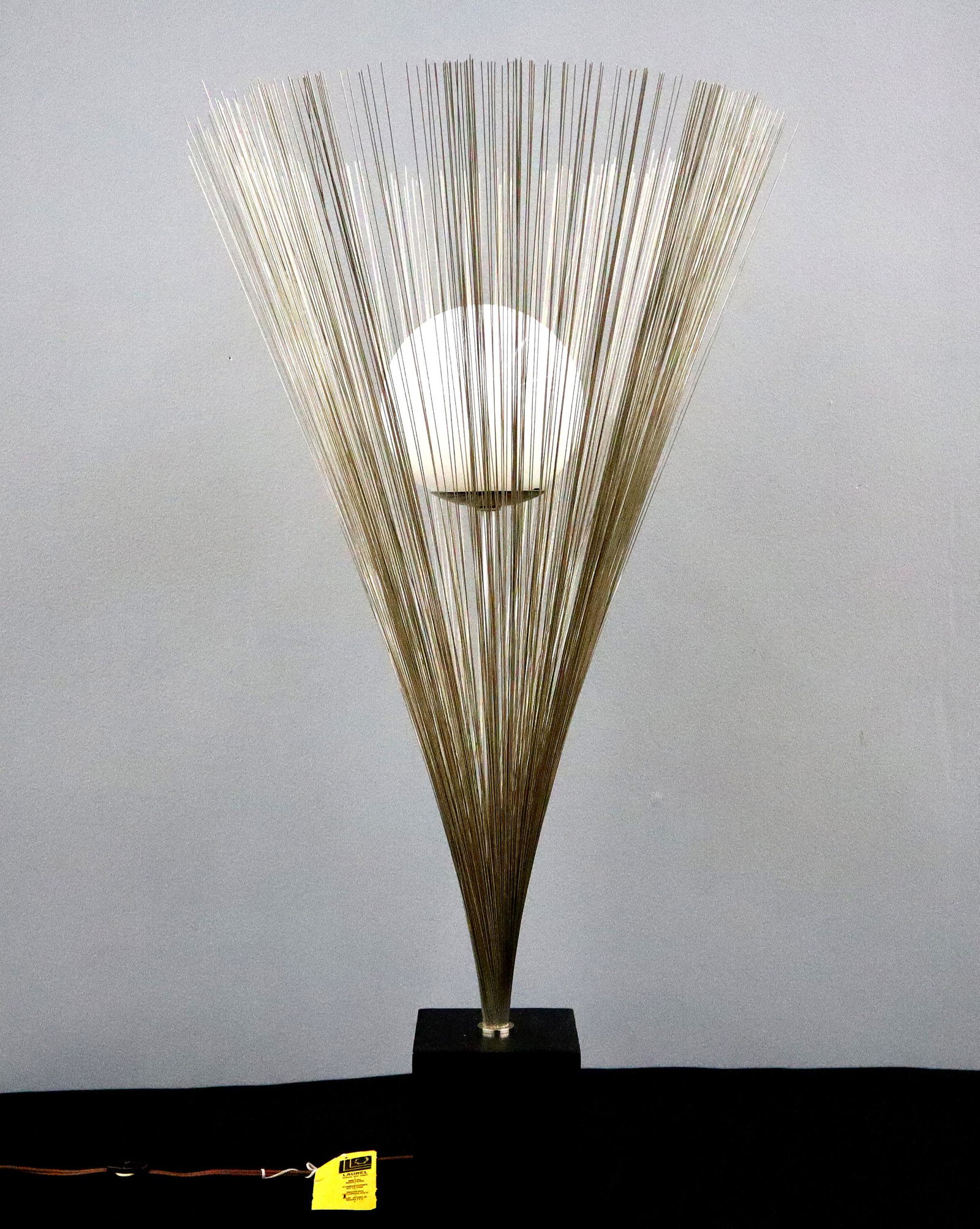 Laurel Spray Table Lamp (1 of 2)