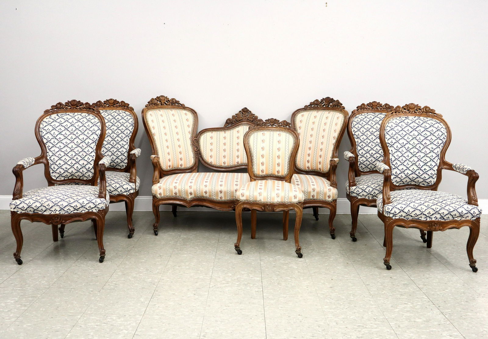 Victorian Style Parlor Set (1 of 10)