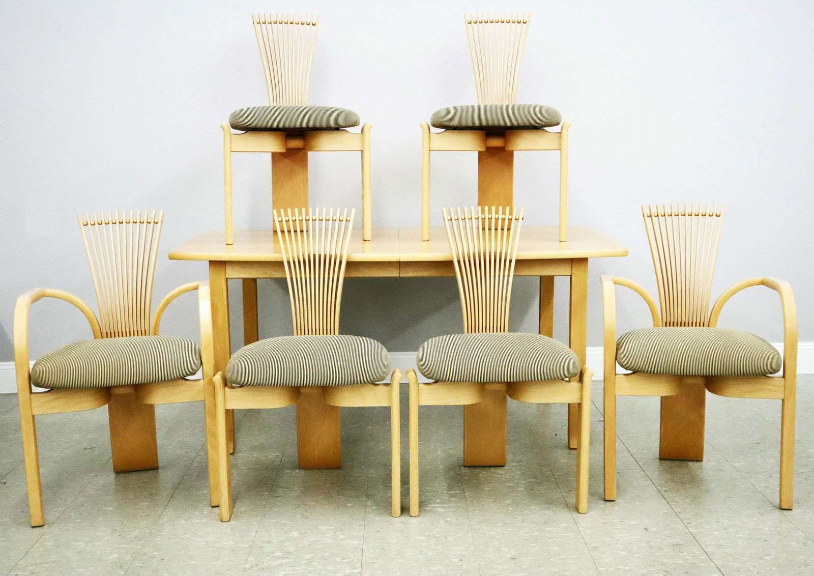 Torstein Nilsen Totem Dining Set (1 of 9)