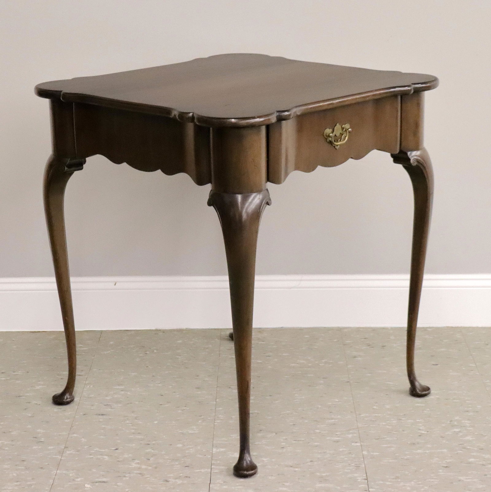 English Queen Anne Style Side Table (1 of 2)