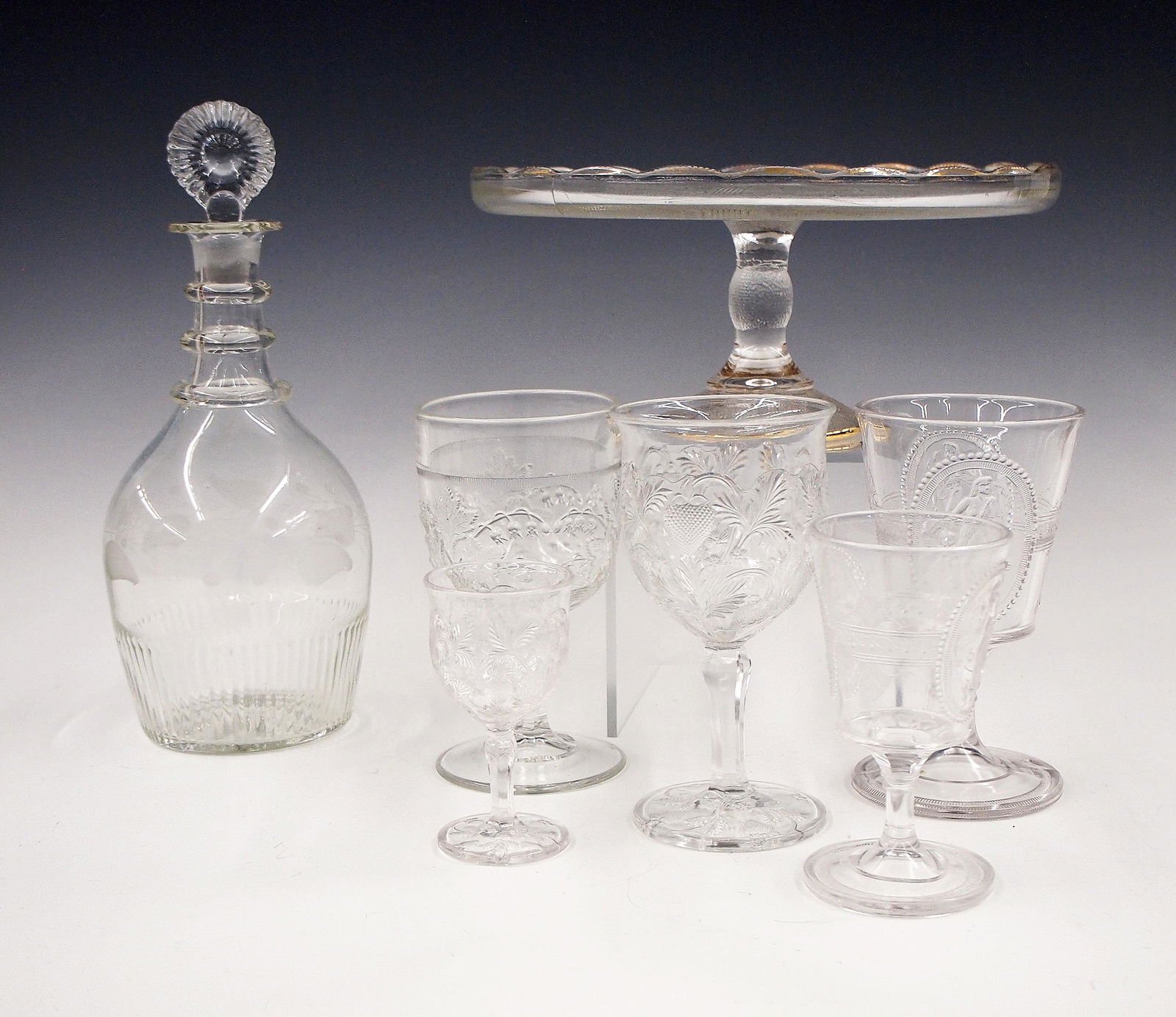 7 pcs Pressed Glass (1 of 2)