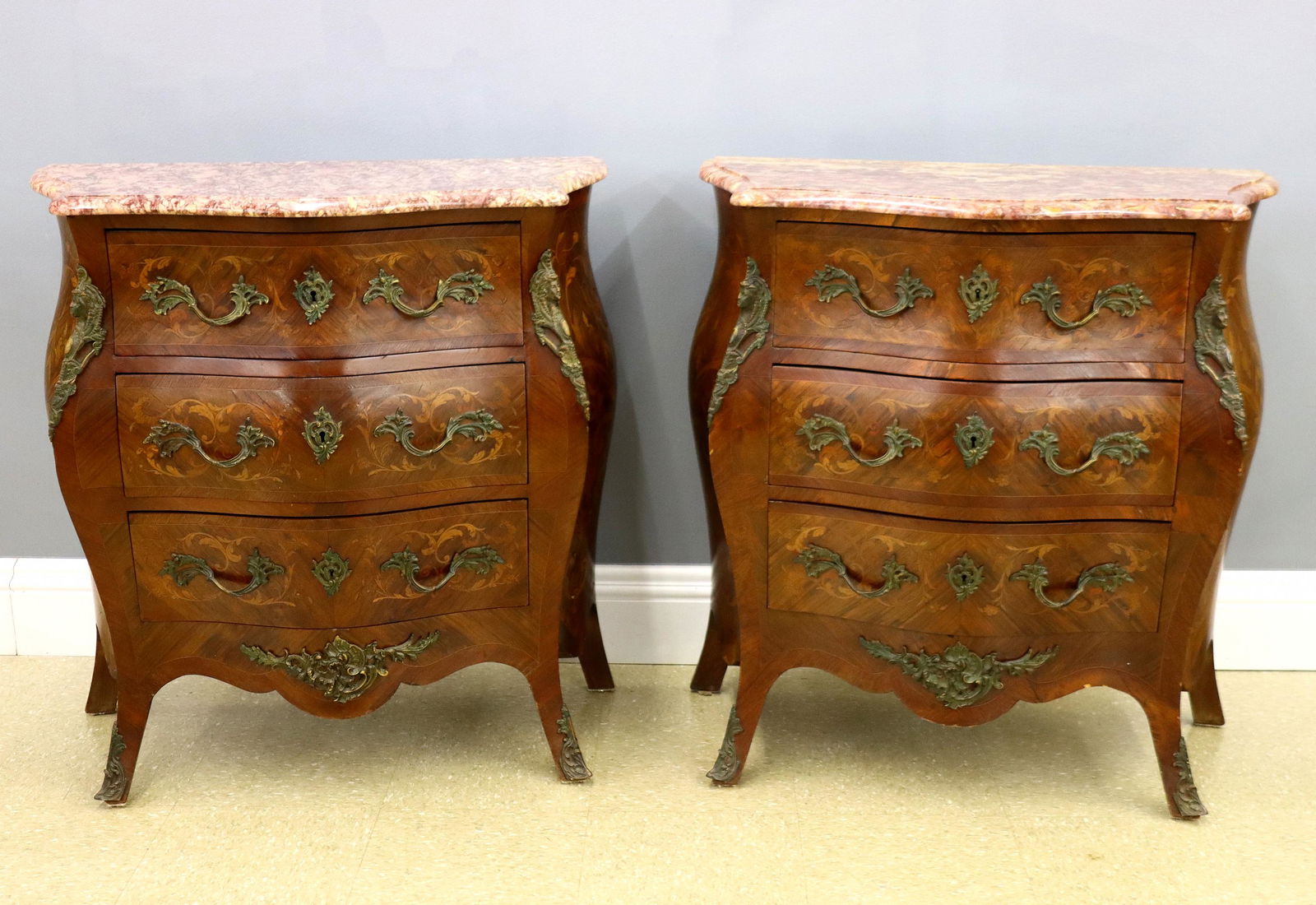 Pr Louis XV Style Bombe Commodes (1 of 9)