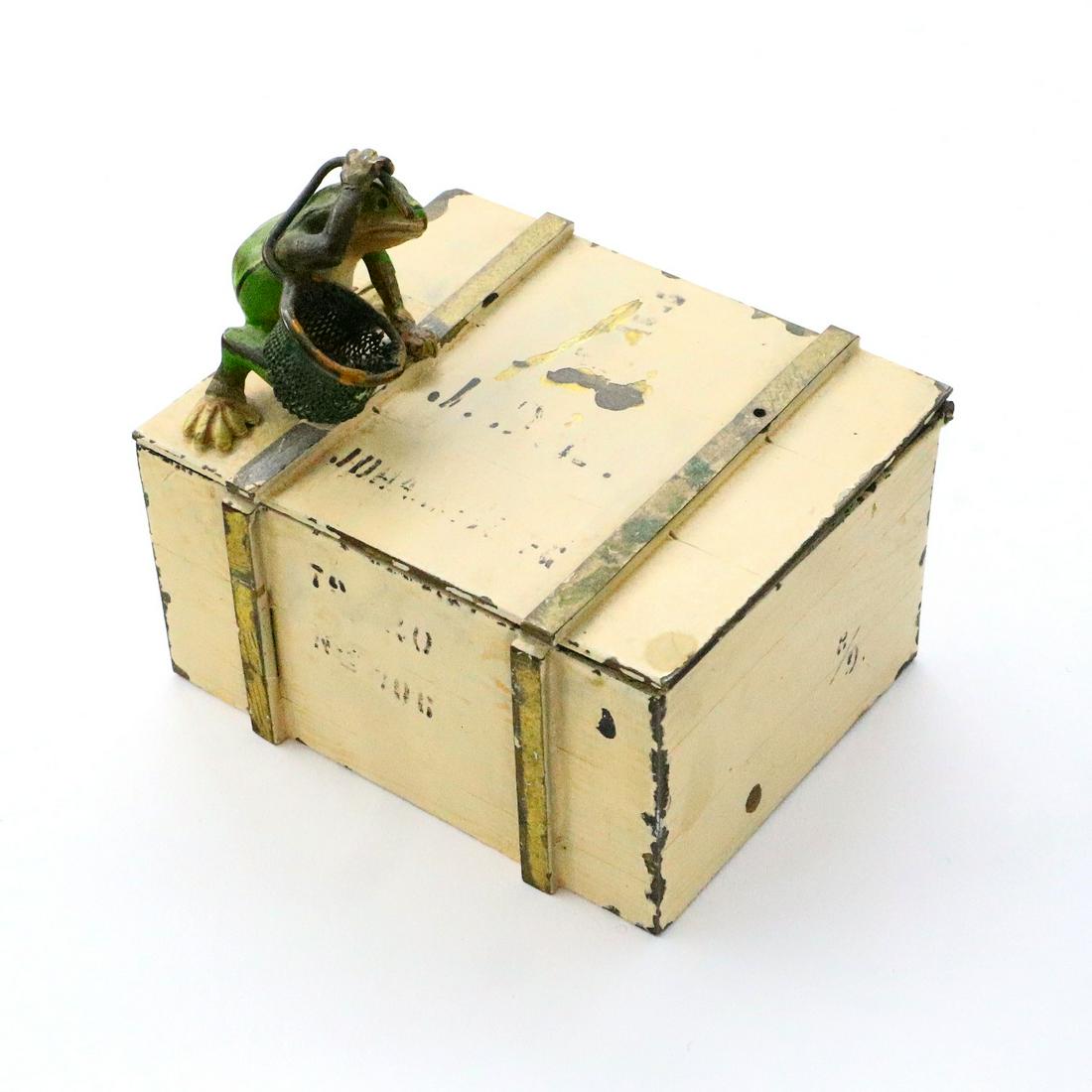 Austrian Bronze/Brass Frog Matchbox (1 of 3)