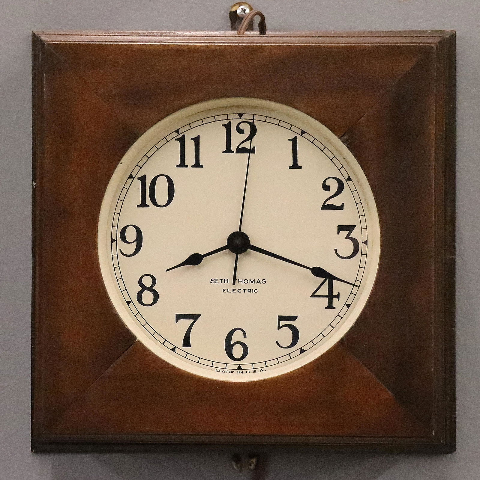 Seth Thomas Type B Electric Gallery Clock (1 of 2)