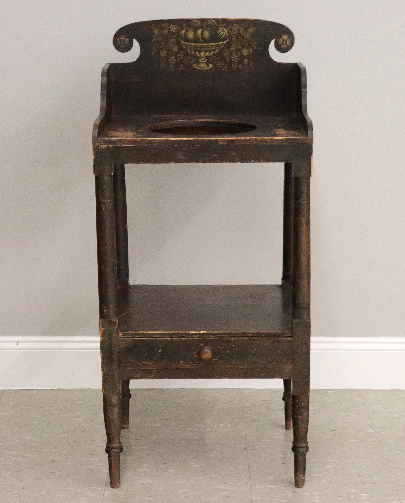 American Country Sheraton Washstand (1 of 2)