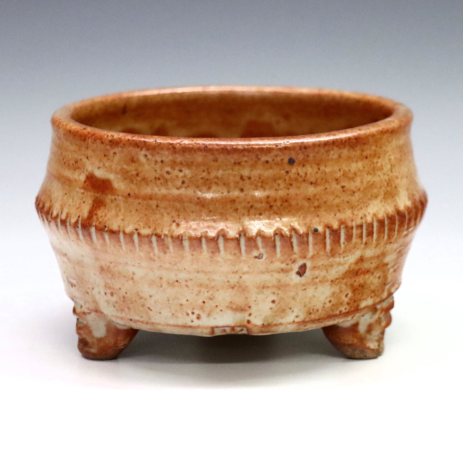 W. MacKenzie Stoneware Bowl (1 of 4)