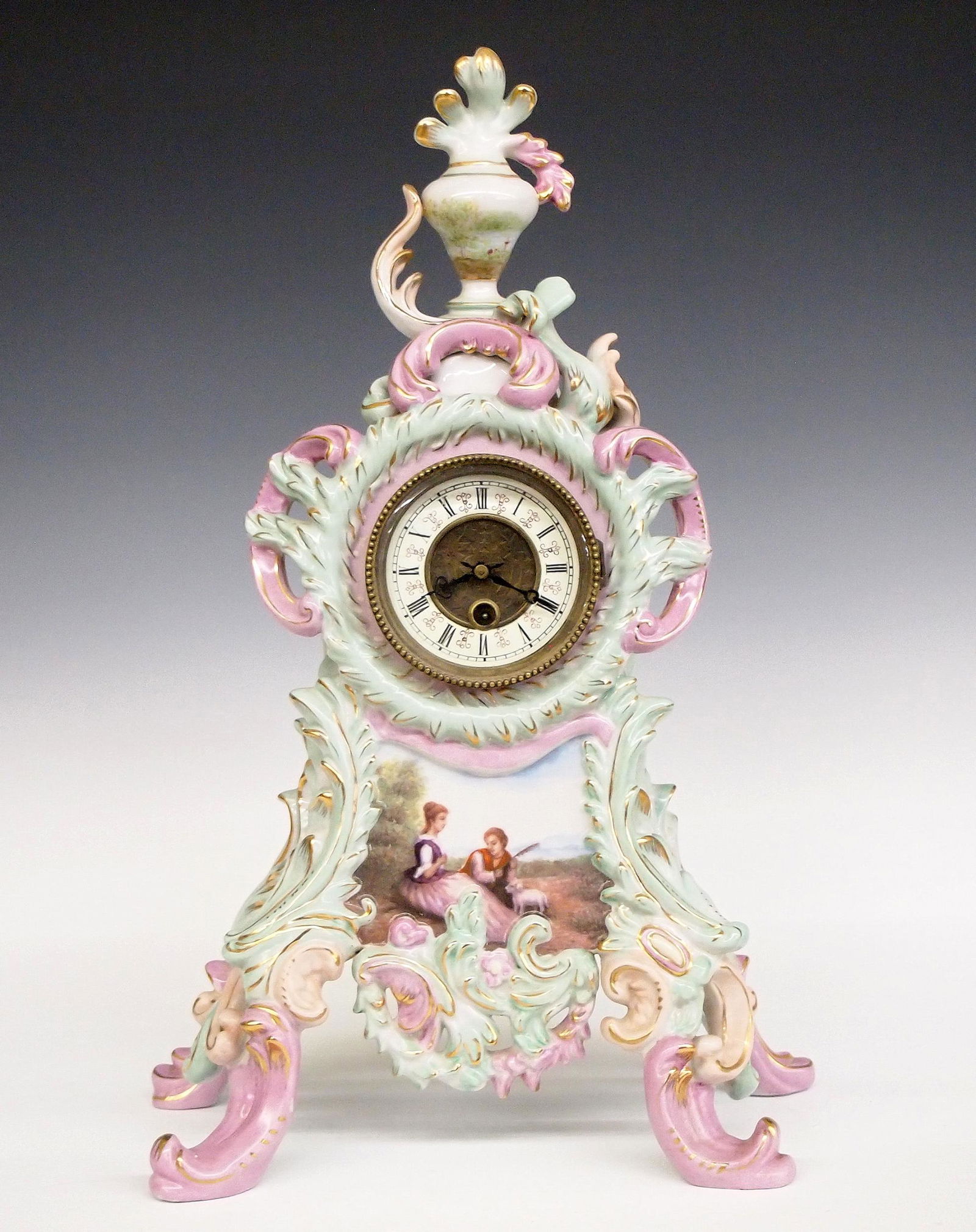 China Shelf Clock (1 of 4)