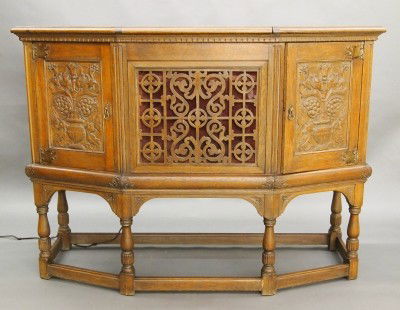 Edison Elizabethan model phonograph: A rare 1913 Edison Elizabethan model phonograph, serial #1000 (this is the first machine of this model). Hand carved Oak case from Edison's "Art Case" series. This is one of the first machines produce