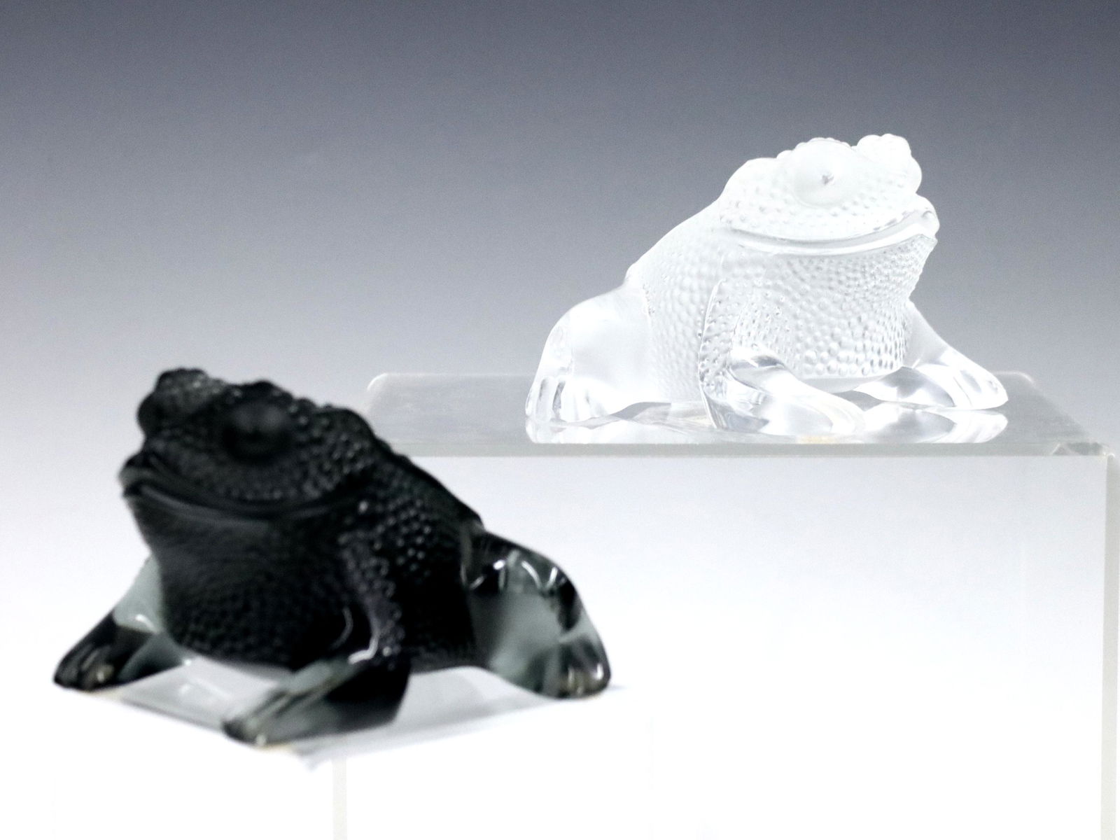 2 Lalique Gregoire Toad Figures (1 of 4)