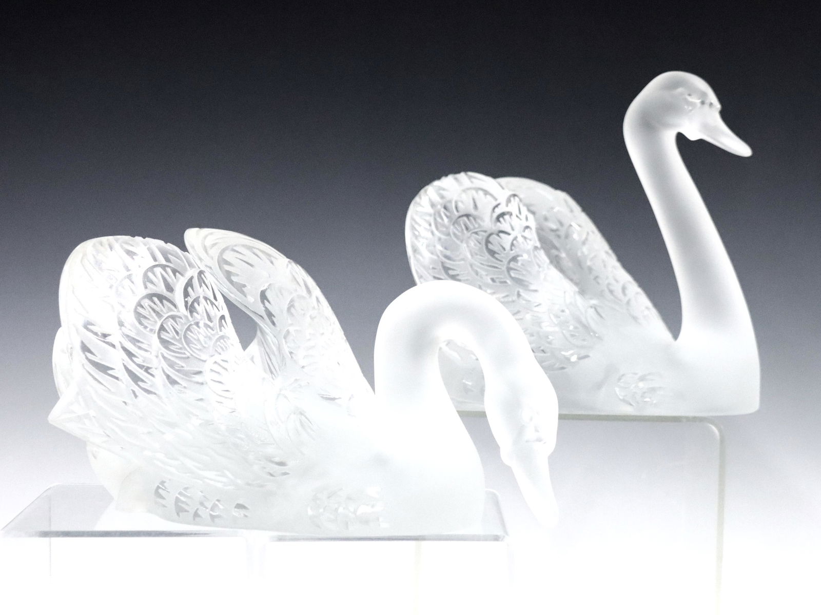 Pr Lalique Swan Figures (1 of 3)