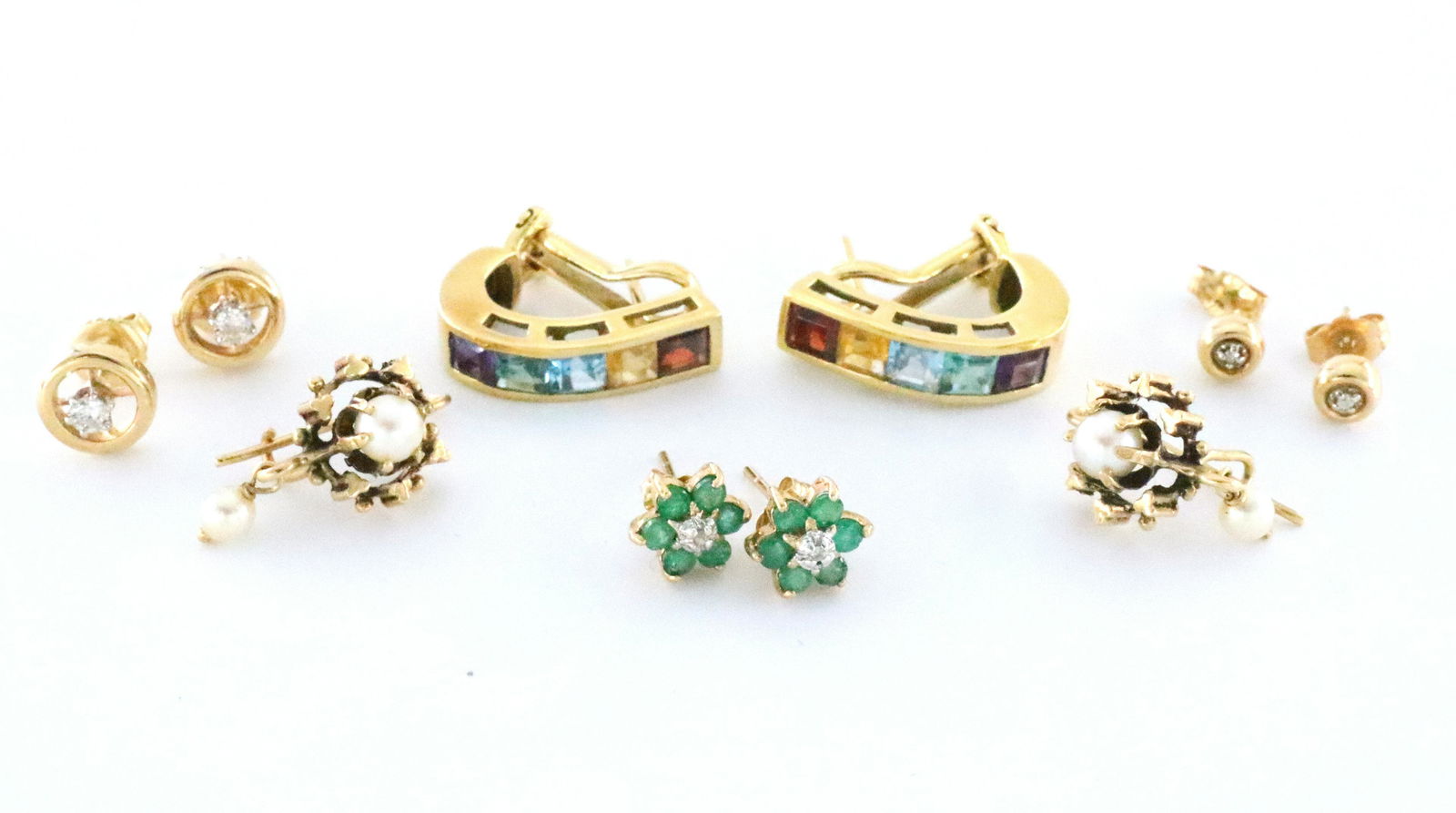 5 pr Gold Earrings (1 of 1)