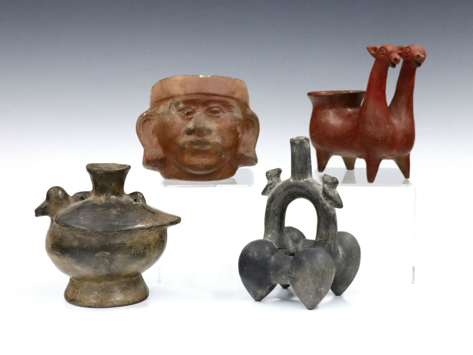 4 Peruvian Pottery Vessels (1 of 19)