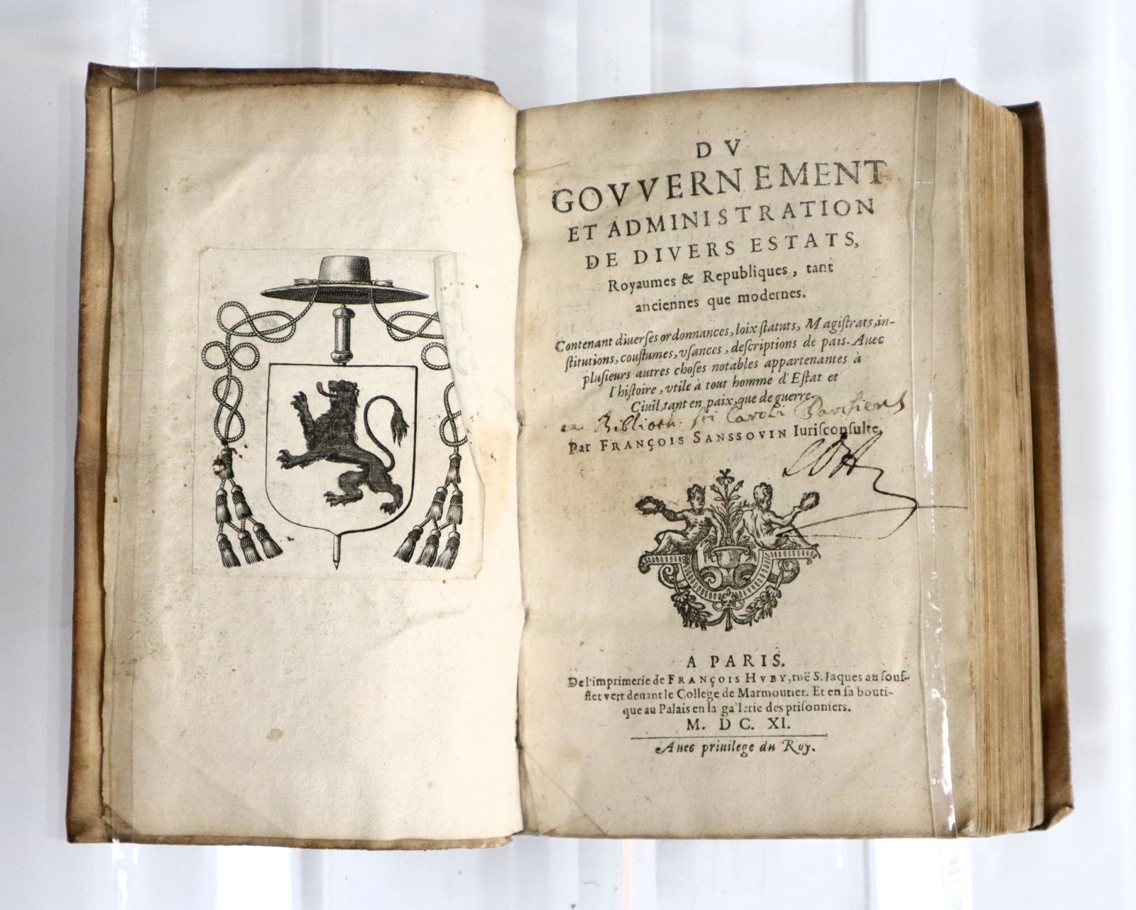 Sansovino Du Gouvernement et Administration de Divers Etats (1 of 3)