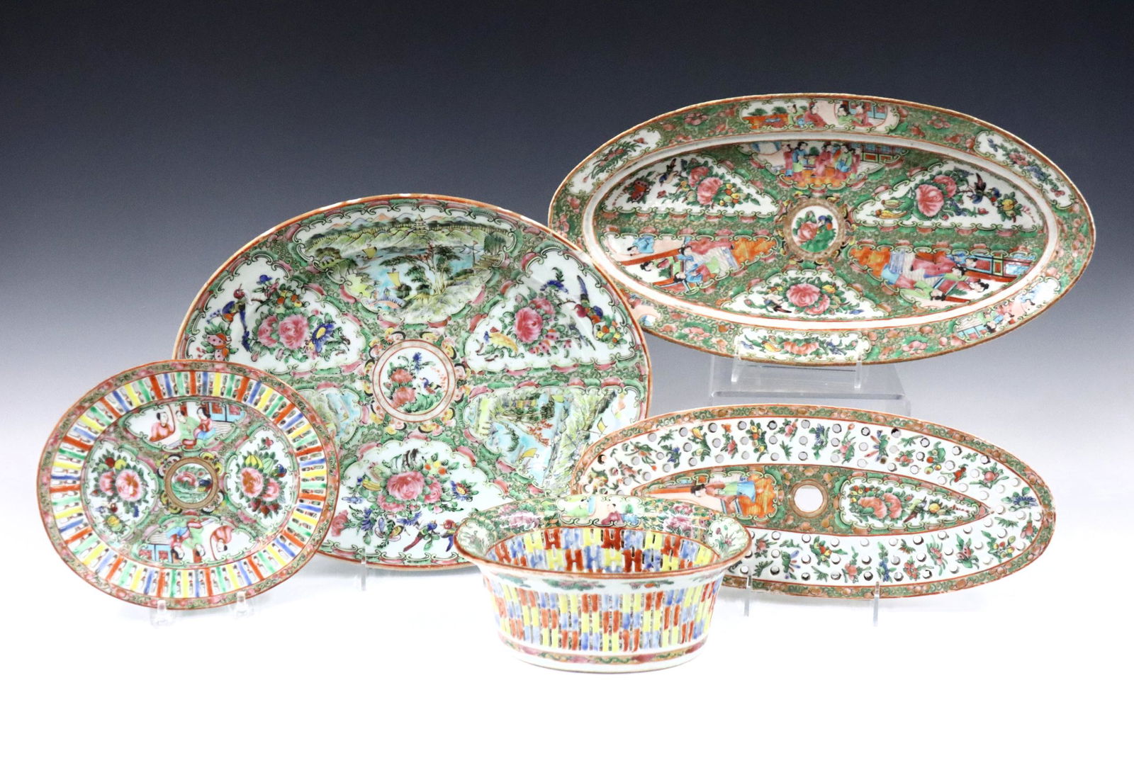 3 Chinese Rose Medallion Dishes (1 of 1)