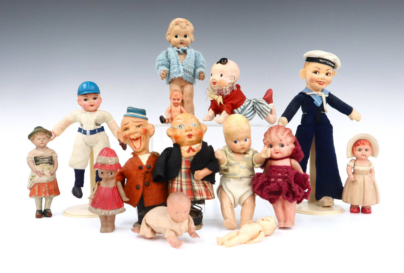 14 Vintage Toys Auction