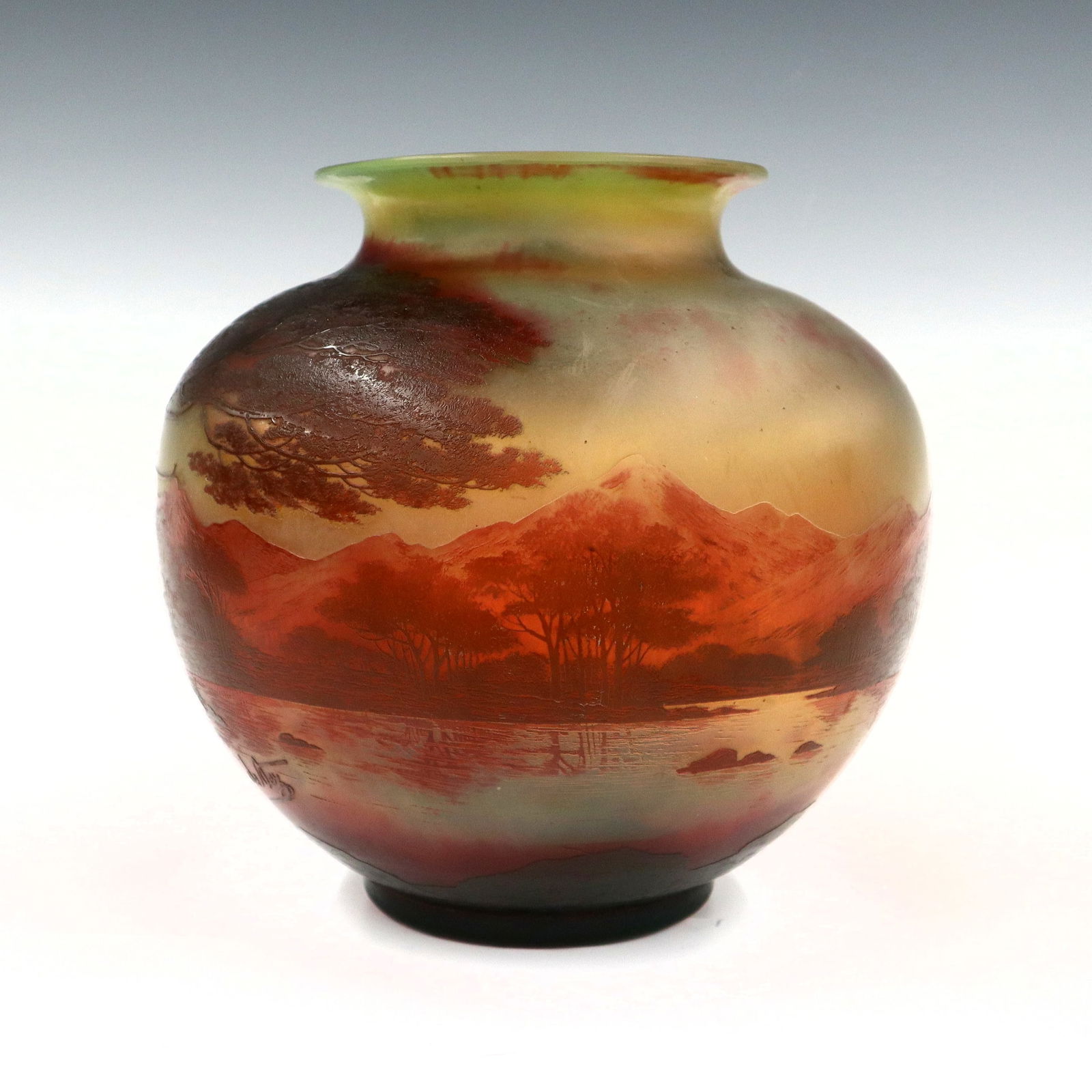 De Vez Cameo Glass Vase (1 of 4)