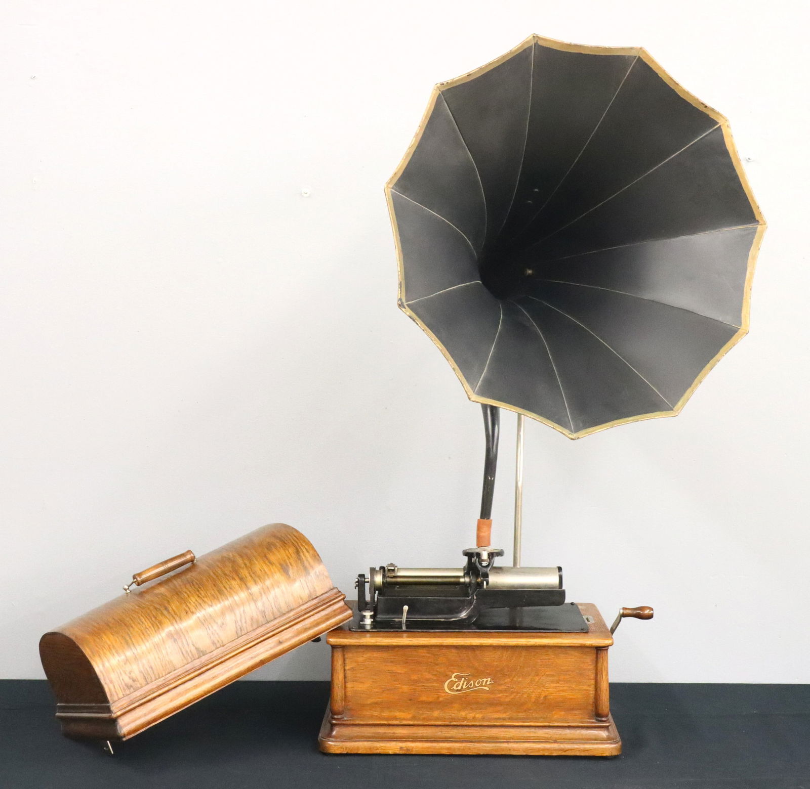 Edison Triumph Phonograph & 12 Cylinders (1 of 4)