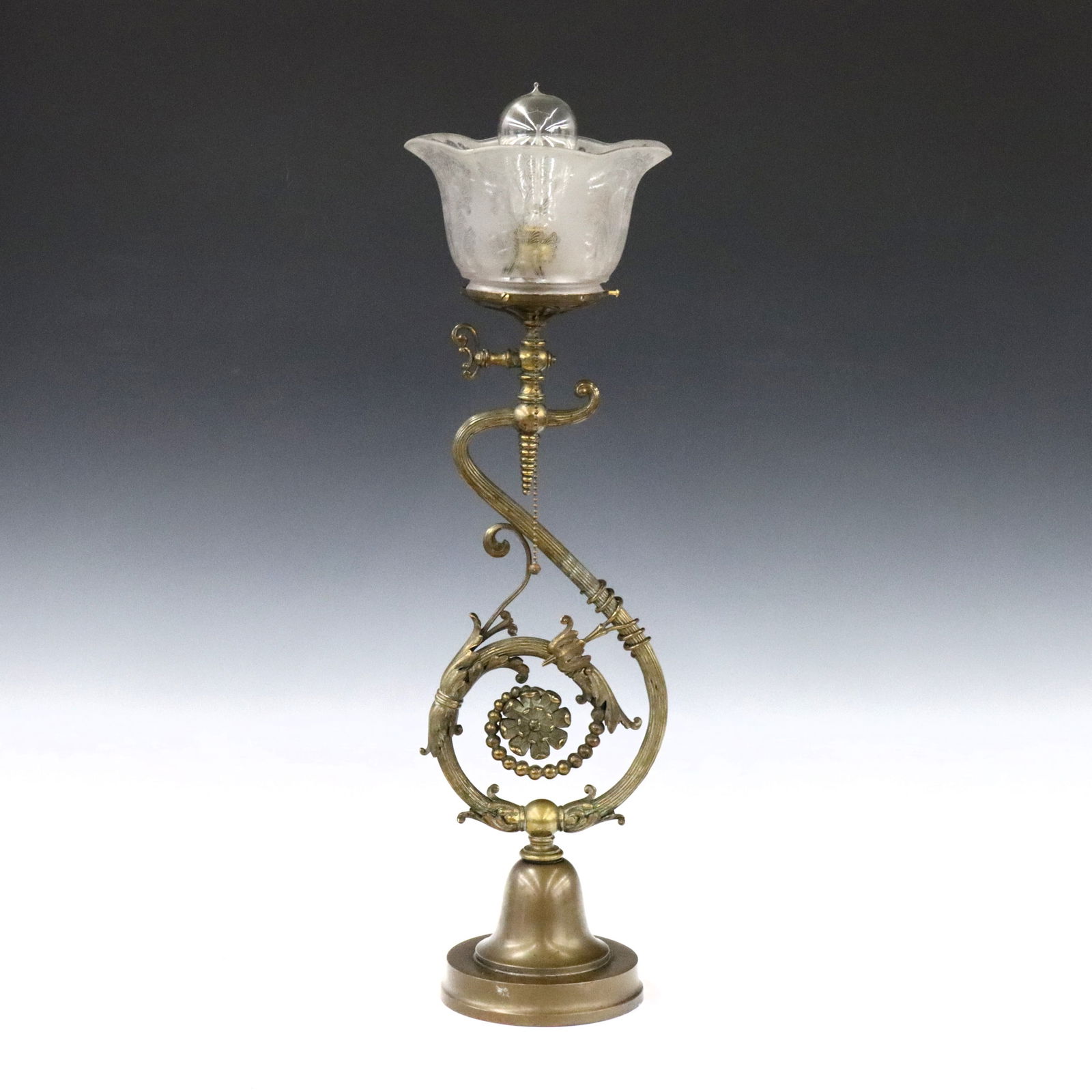 American Victorian Gas Newel Post Light (1 of 2)