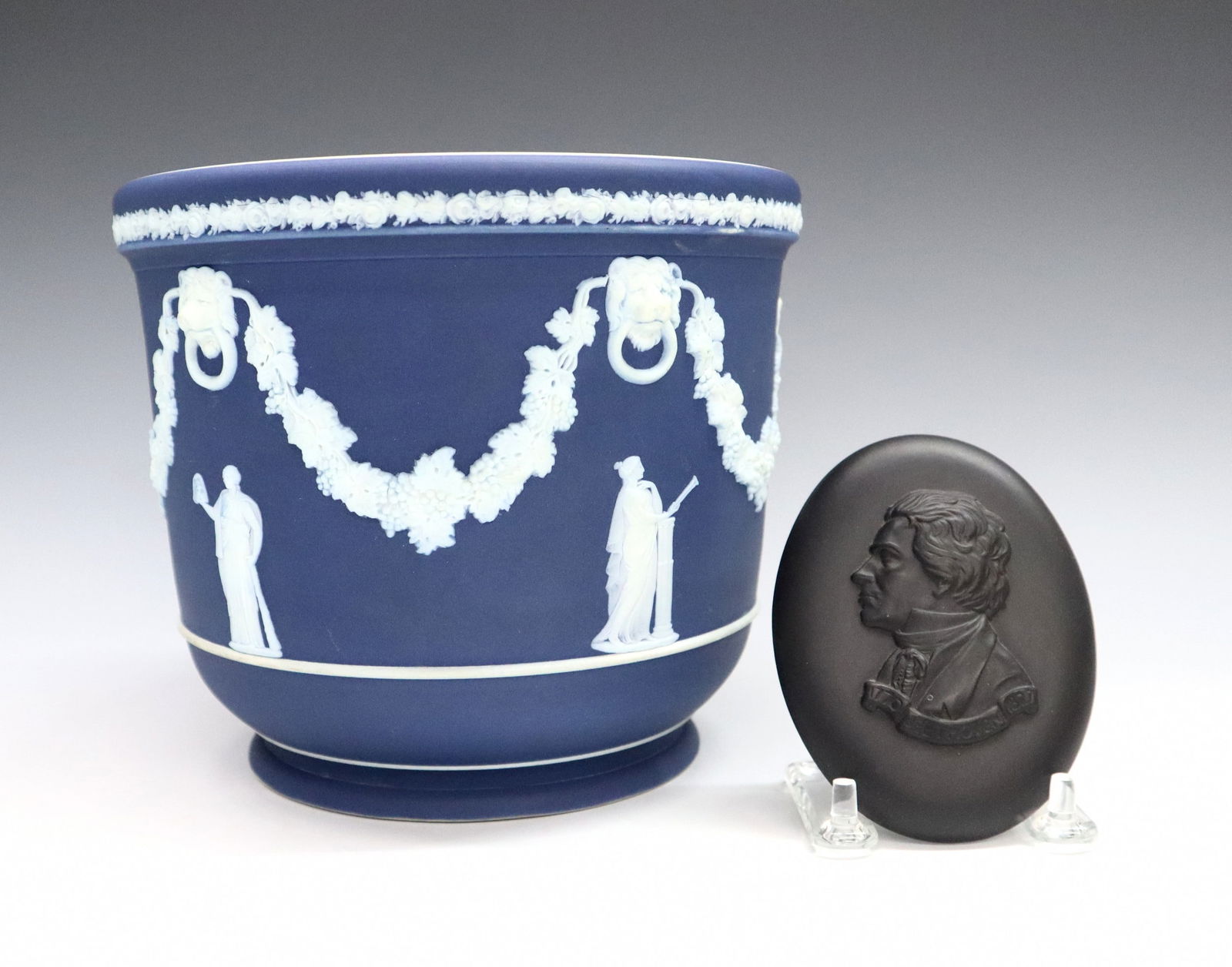 2 Pc Wedgwood Pottery Auction