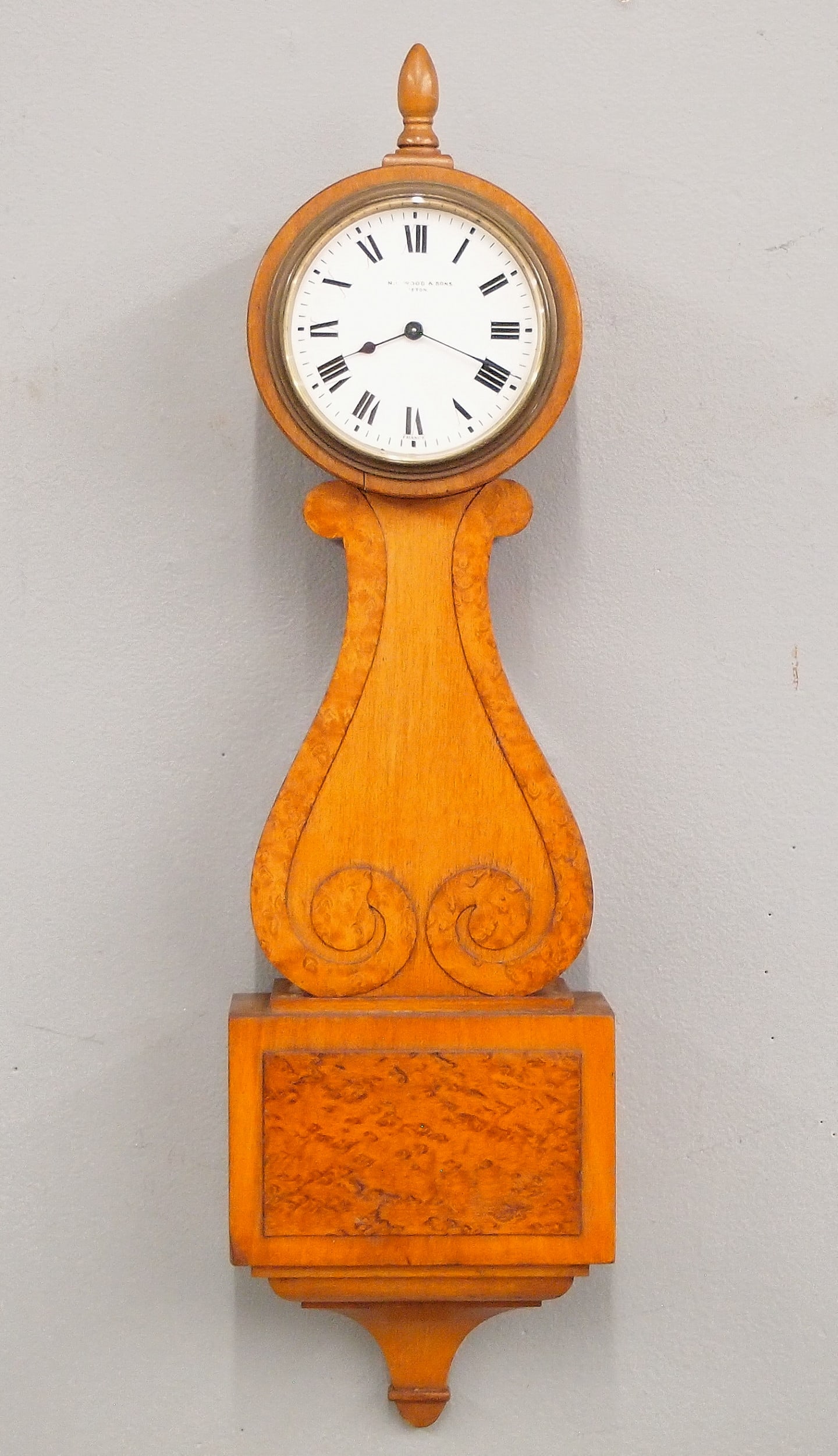 Mini Banjo Clock Auction