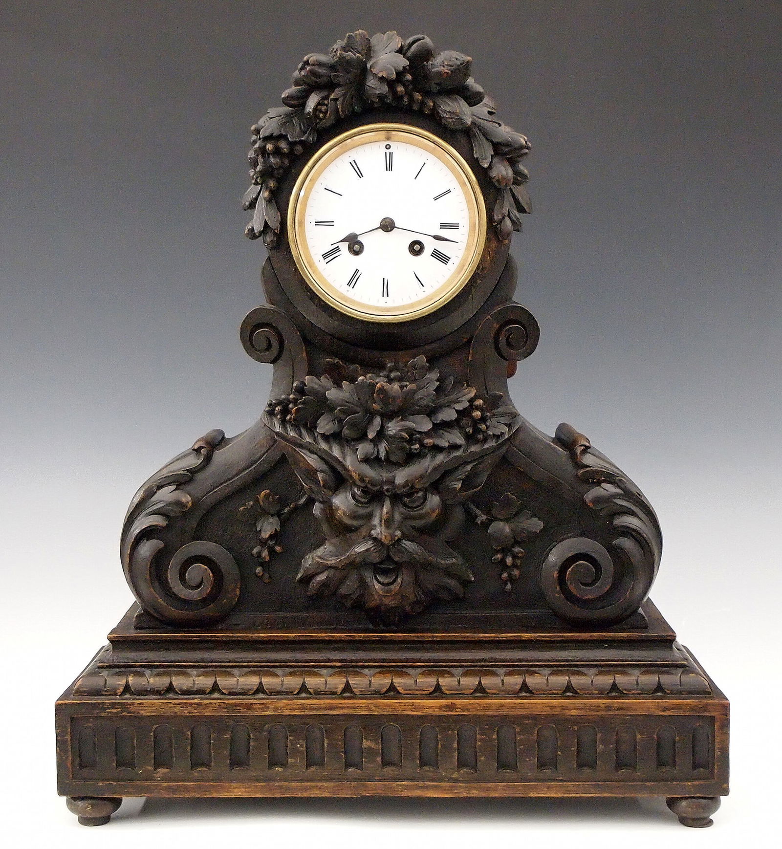Vincenti & Cie Black Forest Table Clock (1 of 6)
