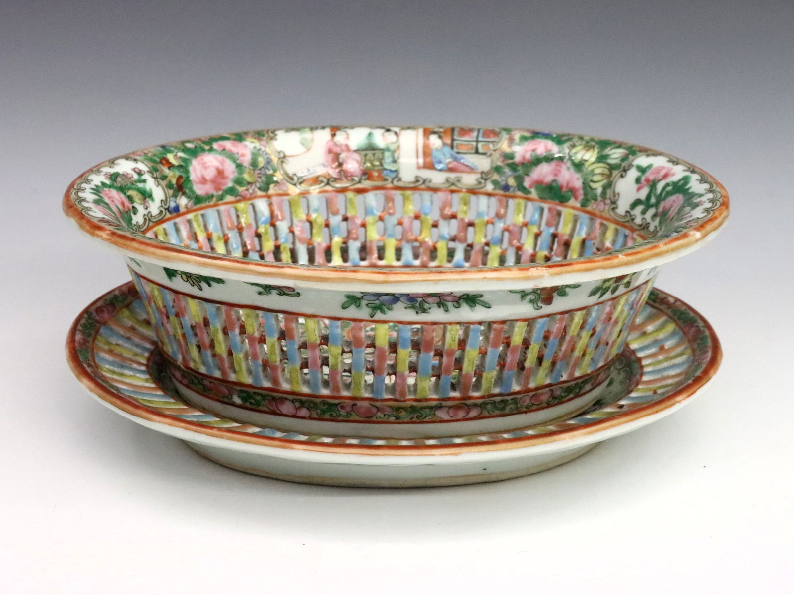 Chinese Rose Medallion Chestnut Basket (1 of 3)